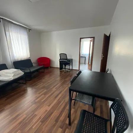 Center Residenz アパート